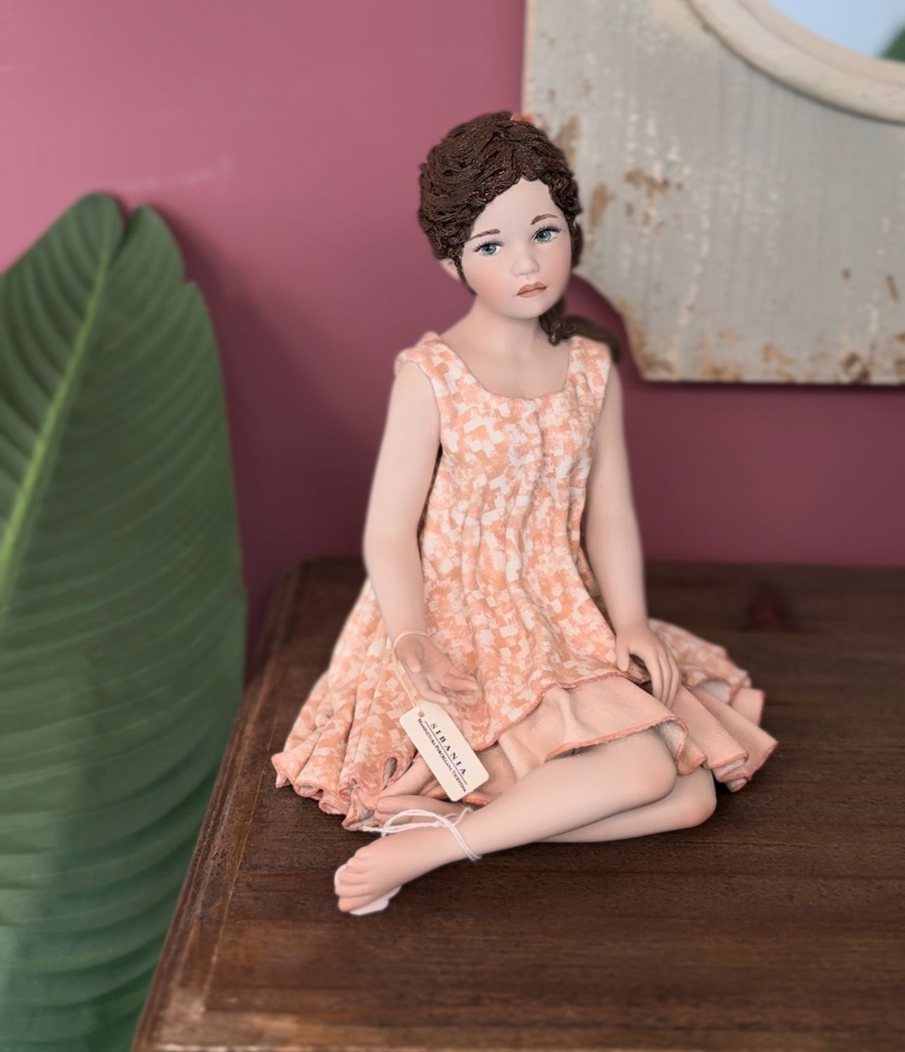 Figura in porcellana Elisabetta rosa - H.22.5 cm - Sibania